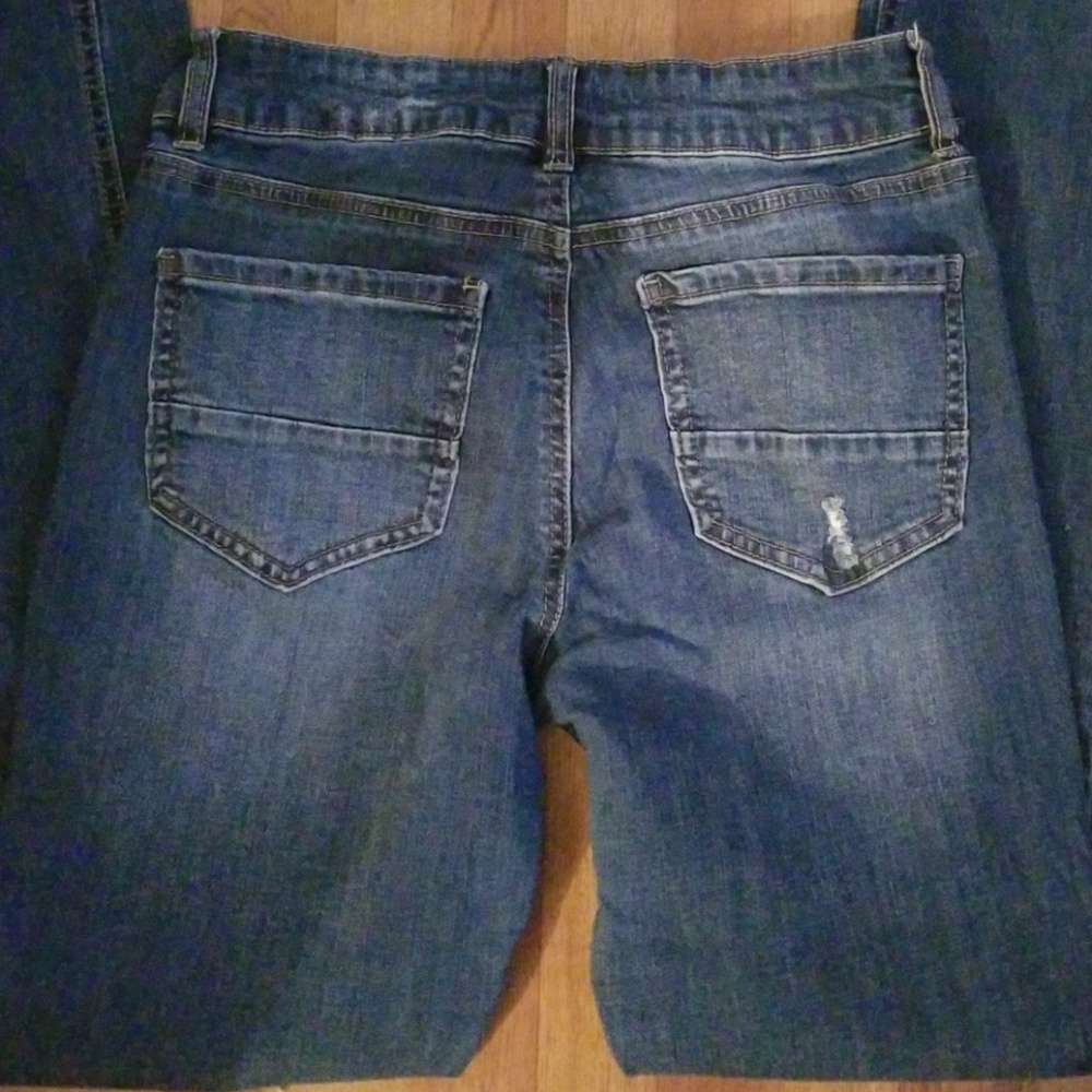 Distressed skinny jeans - Picture 3 of 3